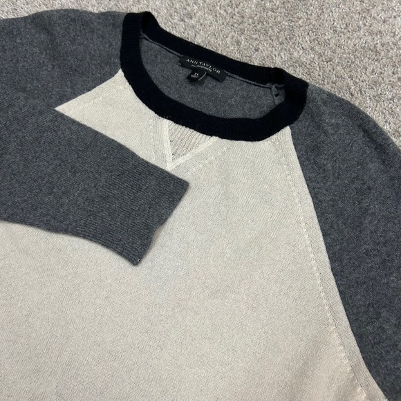 Ann Taylor Sweaters - Ann Taylor Cashmere Sweater XL Grey Cream Colorblock Raglan Crew Neck